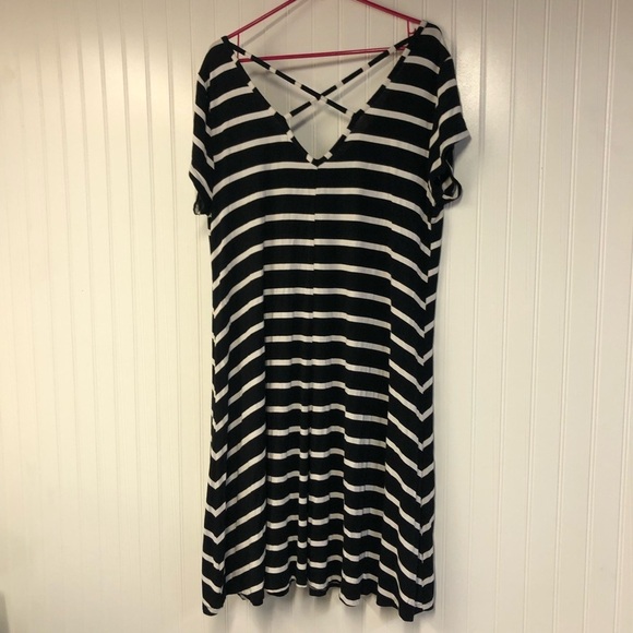 Lane Bryant Black and White Striped Short Sleeve Dress 14/16 Stretchy Soft - Picture 4 of 4